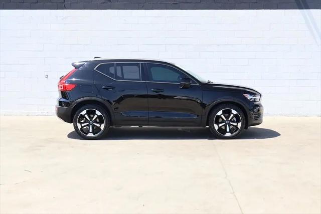 2019 Volvo XC40 T5 Momentum