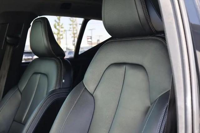 2019 Volvo XC40 T5 Momentum