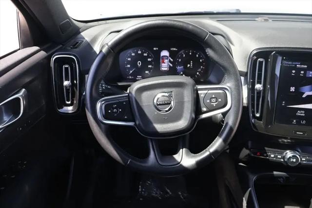 2019 Volvo XC40 T5 Momentum