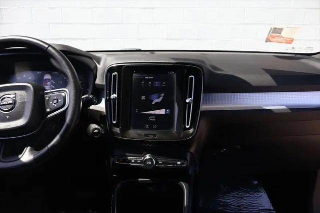 2019 Volvo XC40 T5 Momentum