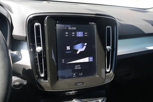 2019 Volvo XC40 T5 Momentum