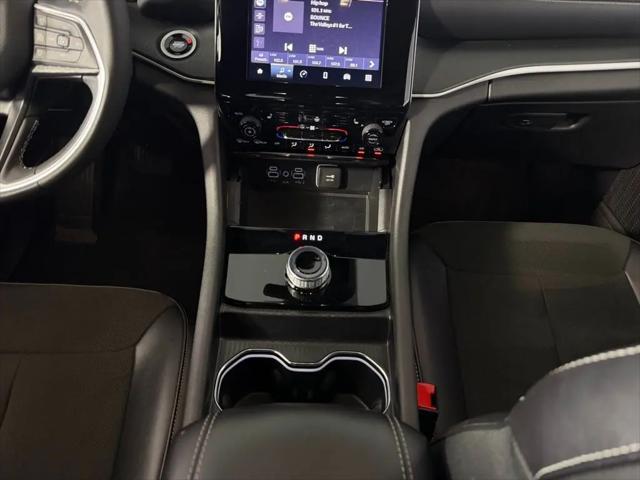 2025 Jeep Grand Cherokee Altitude 4x4