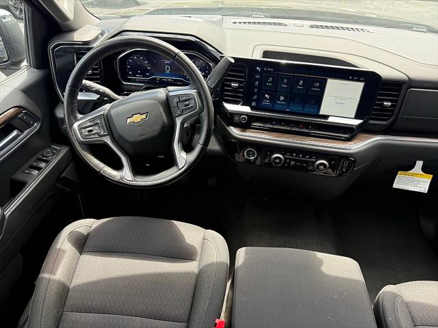 2022 Chevrolet Silverado 1500 4WD Crew Cab Short Bed LT with 2FL