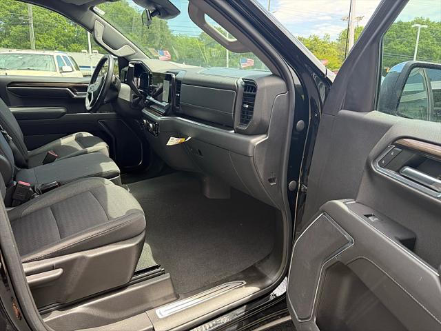 2022 Chevrolet Silverado 1500 4WD Crew Cab Short Bed LT with 2FL