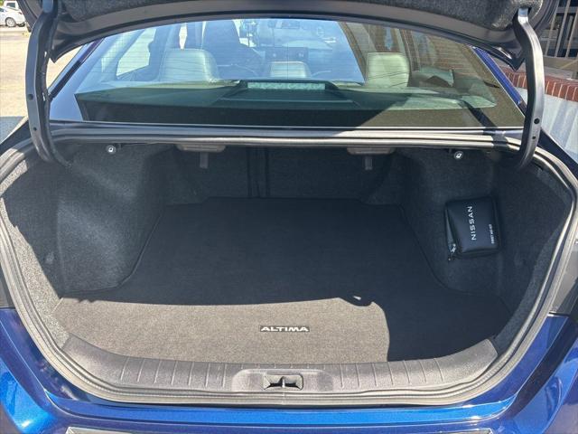 2023 Nissan Altima SR VC-Turbo FWD