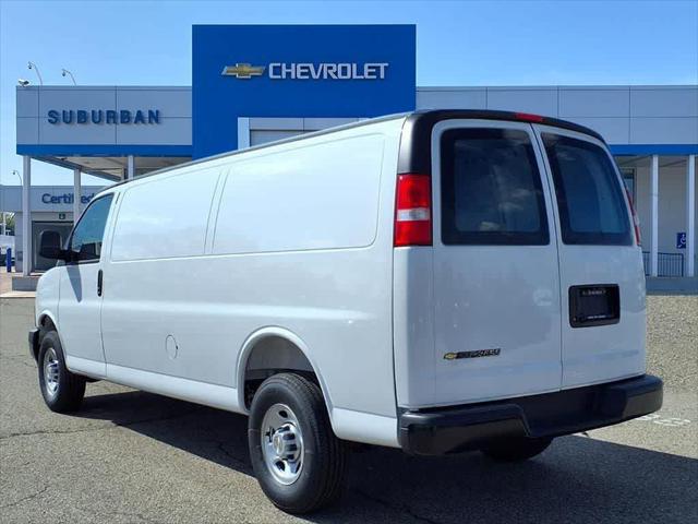 2026 Chevrolet Express Cargo Van 2500 Extended Wheelbase, WT, RWD