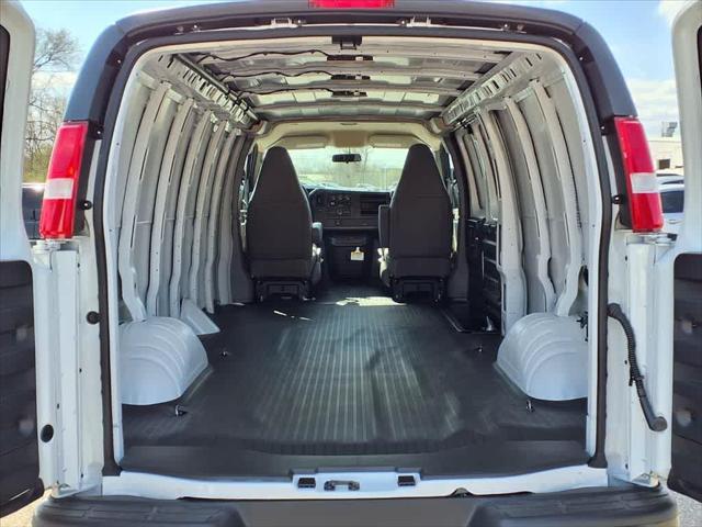 2026 Chevrolet Express Cargo Van 2500 Extended Wheelbase, WT, RWD