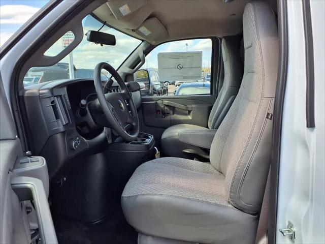 2026 Chevrolet Express Cargo Van 2500 Extended Wheelbase, WT, RWD