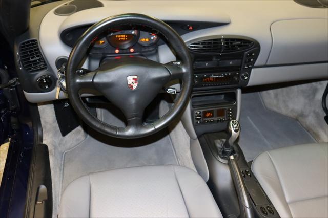 2001 Porsche Boxster Cabriolet 2d