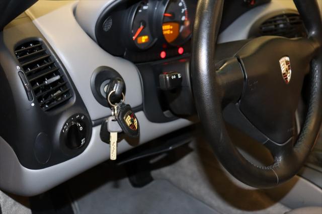 2001 Porsche Boxster Cabriolet 2d