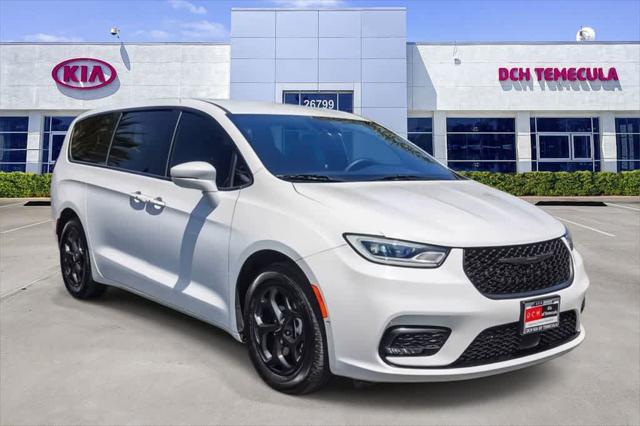 2022 Chrysler Pacifica Hybrid Touring L