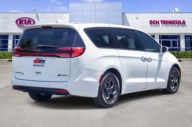 2022 Chrysler Pacifica Hybrid Touring L