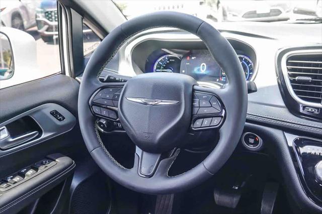2022 Chrysler Pacifica Hybrid Touring L