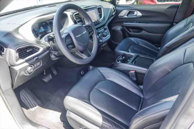 2022 Chrysler Pacifica Hybrid Touring L