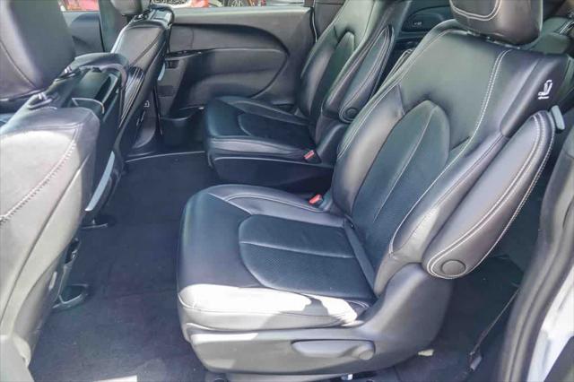 2022 Chrysler Pacifica Hybrid Touring L