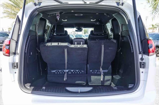 2022 Chrysler Pacifica Hybrid Touring L