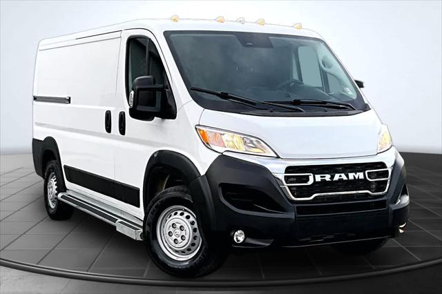2025 Ram ProMaster 2500 Cargo Van Tradesman Low Roof 136" WB w/Pass Seat