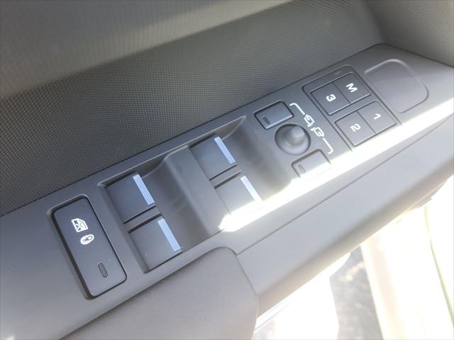 2026 Land Rover Defender P300 S