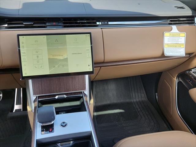 2026 Land Rover Range Rover P400 SE 7 Seat