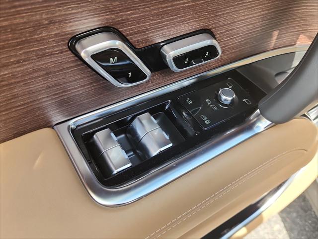2026 Land Rover Range Rover P400 SE 7 Seat