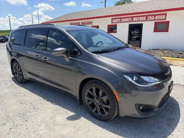 2018 Chrysler Pacifica Limited for sale in Springfield, NE