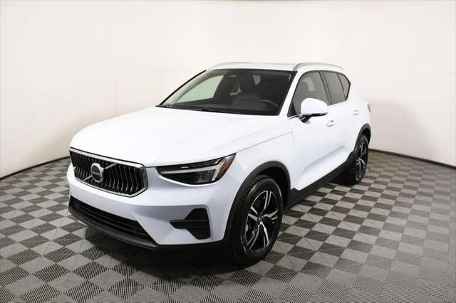 2025 Volvo XC40 B5 Core Bright Theme for sale in Richfield, MN