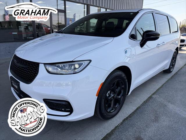 2023 Chrysler Pacifica Hybrid Limited for sale in Knoxville, TN