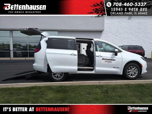 2023 Chrysler Voyager LX for sale in Orland Park, IL
