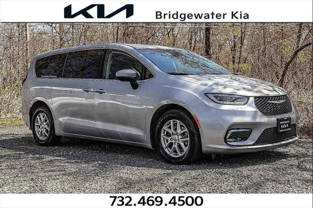 2023 Chrysler Pacifica Touring L for sale in Bridgewater, NJ
