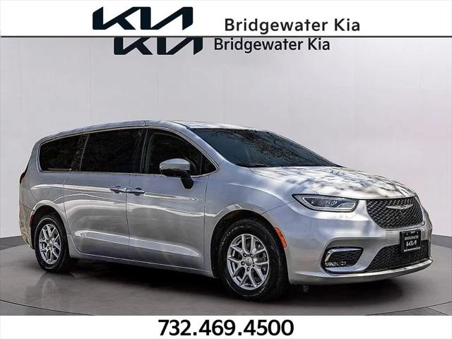 2023 Chrysler Pacifica Touring L for sale in Bridgewater, NJ
