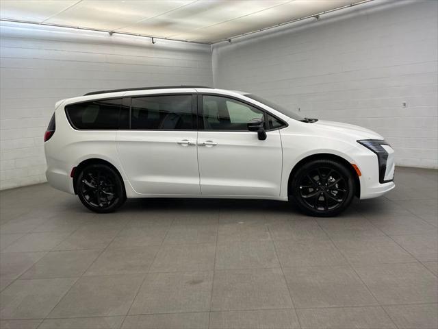 2027 Chrysler Pacifica PACIFICA LIMITED 2027 Chrysler Pacifica PACIFICA LIMITED