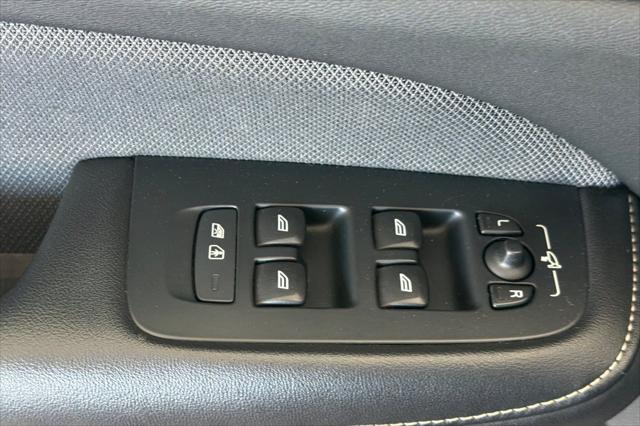 2024 Volvo S60 B5 Plus Black Edition