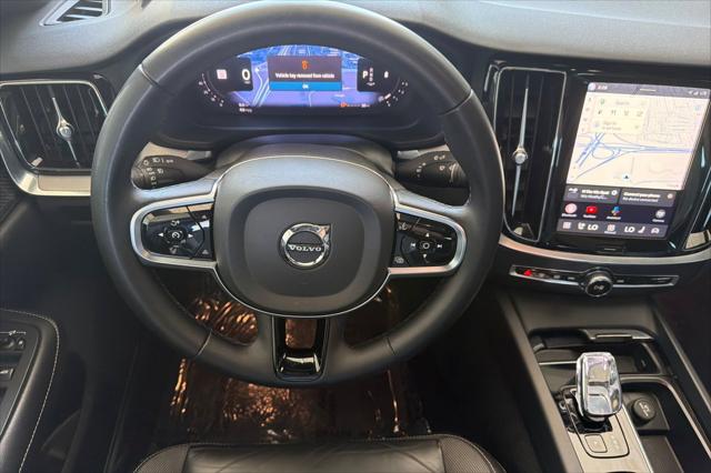2024 Volvo S60 B5 Plus Black Edition