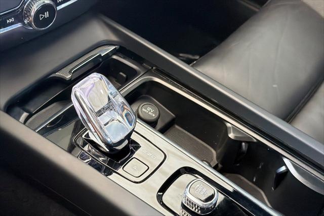 2024 Volvo S60 B5 Plus Black Edition