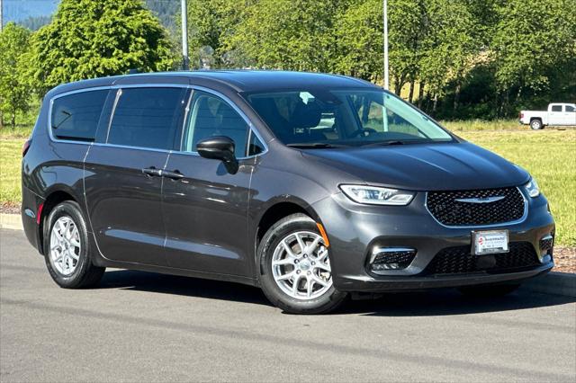 2023 Chrysler Pacifica Touring L for sale in Eugene, OR