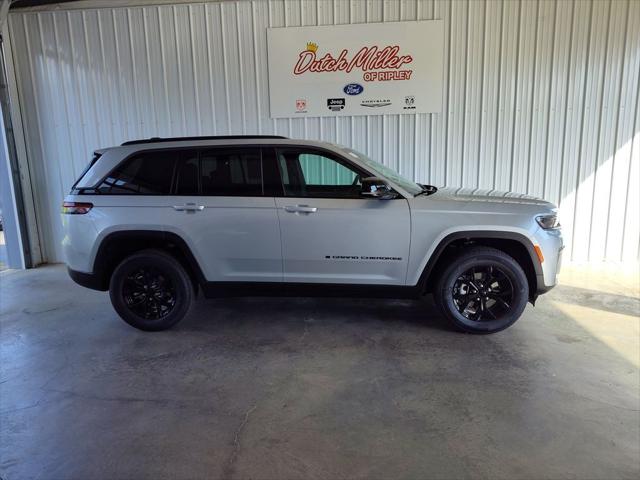 2026 Jeep Grand Cherokee GRAND CHEROKEE LAREDO ALTITUDE 4X4 2026 Jeep Grand Cherokee GRAND CHEROKEE LAREDO ALTITUDE 4X4