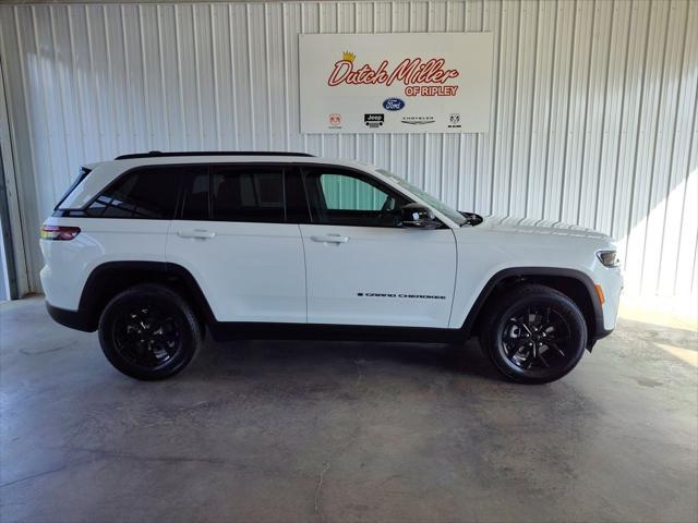 2026 Jeep Grand Cherokee GRAND CHEROKEE LAREDO ALTITUDE 4X4 2026 Jeep Grand Cherokee GRAND CHEROKEE LAREDO ALTITUDE 4X4