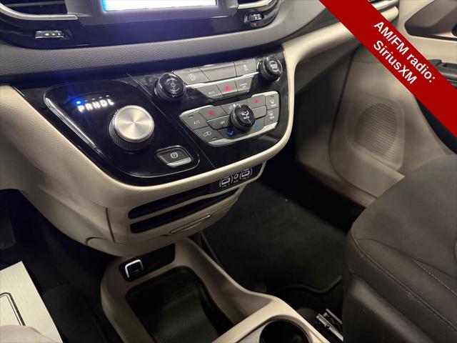 2022 Chrysler Voyager LX