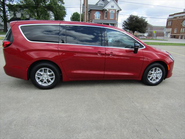 2027 Chrysler Pacifica PACIFICA SELECT
