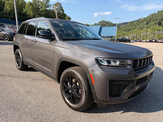 2026 Jeep Grand Cherokee GRAND CHEROKEE LAREDO ALTITUDE 4X4 2026 Jeep Grand Cherokee GRAND CHEROKEE LAREDO ALTITUDE 4X4