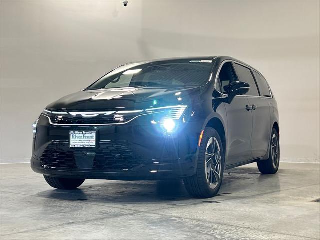2027 Chrysler Pacifica PACIFICA LIMITED AWD