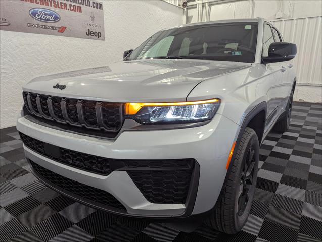 2026 Jeep Grand Cherokee GRAND CHEROKEE LAREDO ALTITUDE 4X4 2026 Jeep Grand Cherokee GRAND CHEROKEE LAREDO ALTITUDE 4X4