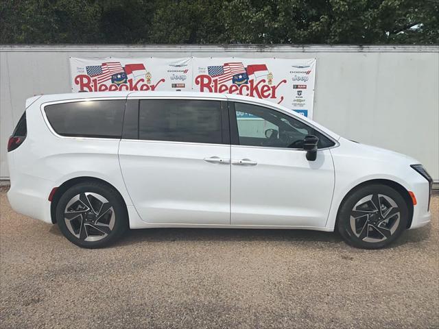 2027 Chrysler Pacifica PACIFICA LIMITED