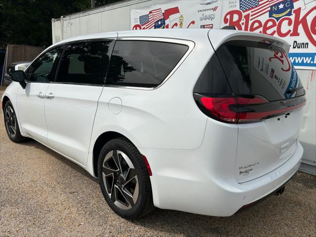 2027 Chrysler Pacifica Limited