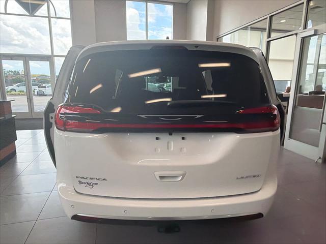 2027 Chrysler Pacifica Limited