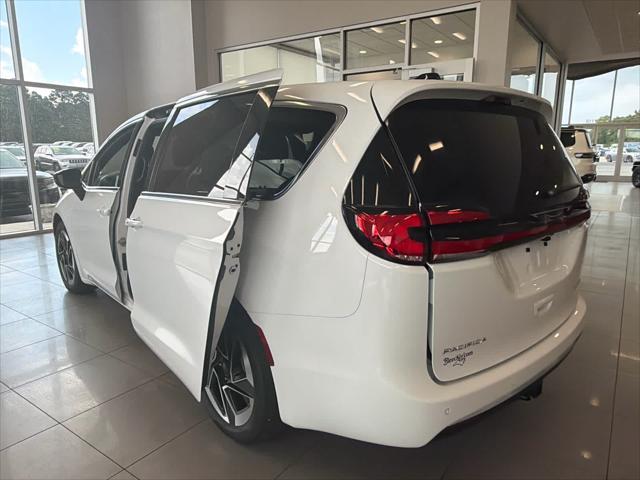 2027 Chrysler Pacifica Limited