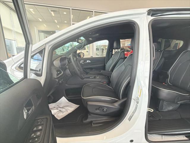 2027 Chrysler Pacifica Limited