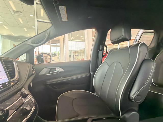 2027 Chrysler Pacifica Limited