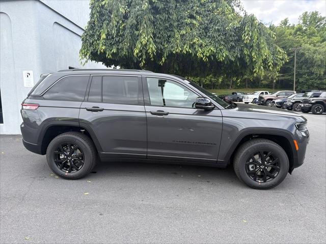 2026 Jeep Grand Cherokee GRAND CHEROKEE LAREDO ALTITUDE 4X4 2026 Jeep Grand Cherokee GRAND CHEROKEE LAREDO ALTITUDE 4X4