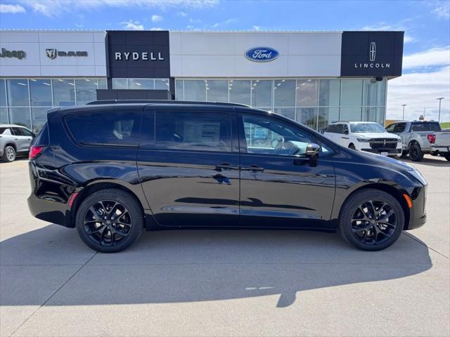 2027 Chrysler Pacifica PACIFICA LIMITED AWD 2027 Chrysler Pacifica PACIFICA LIMITED AWD